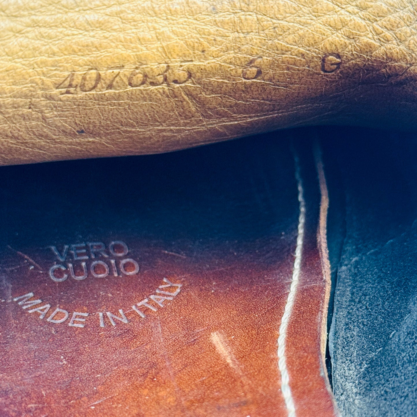 Skip ----- Gucci Web Bee Driving Loafers (Size 39/39.5) - 407635