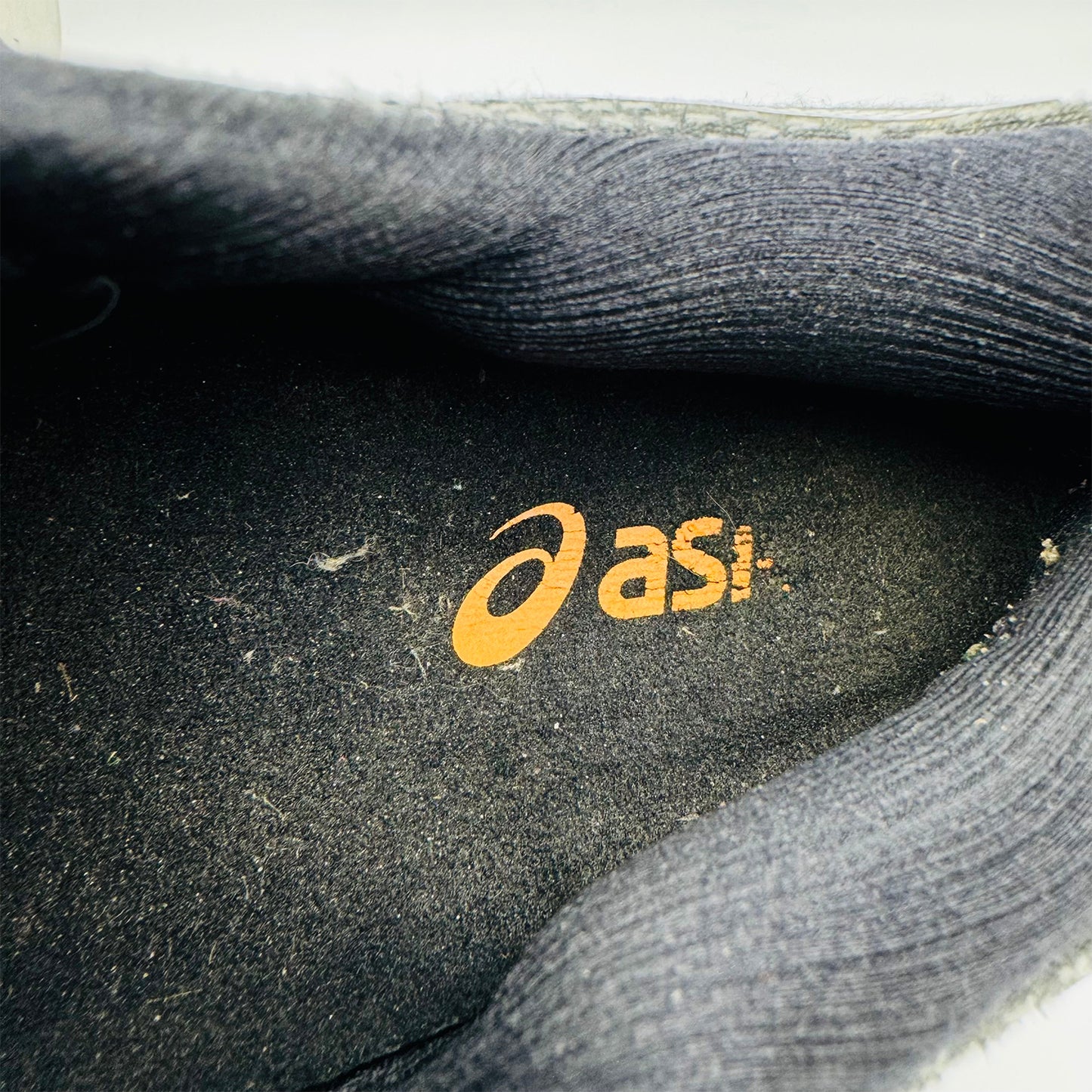 Asics GEL-Nimbus 23 Running Shoes (Size 39) - 1012A885