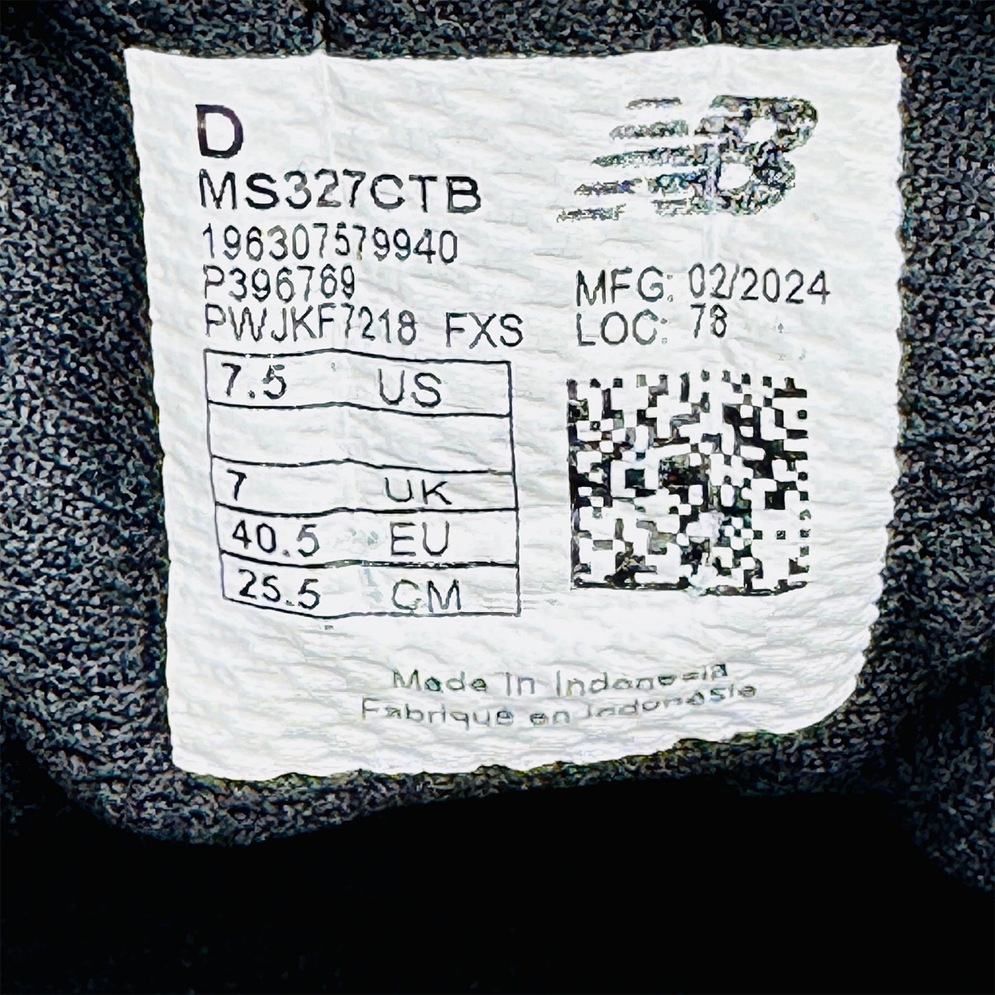 New Balance 327 Black Sneakers (Size 40.5) - MS327CTB