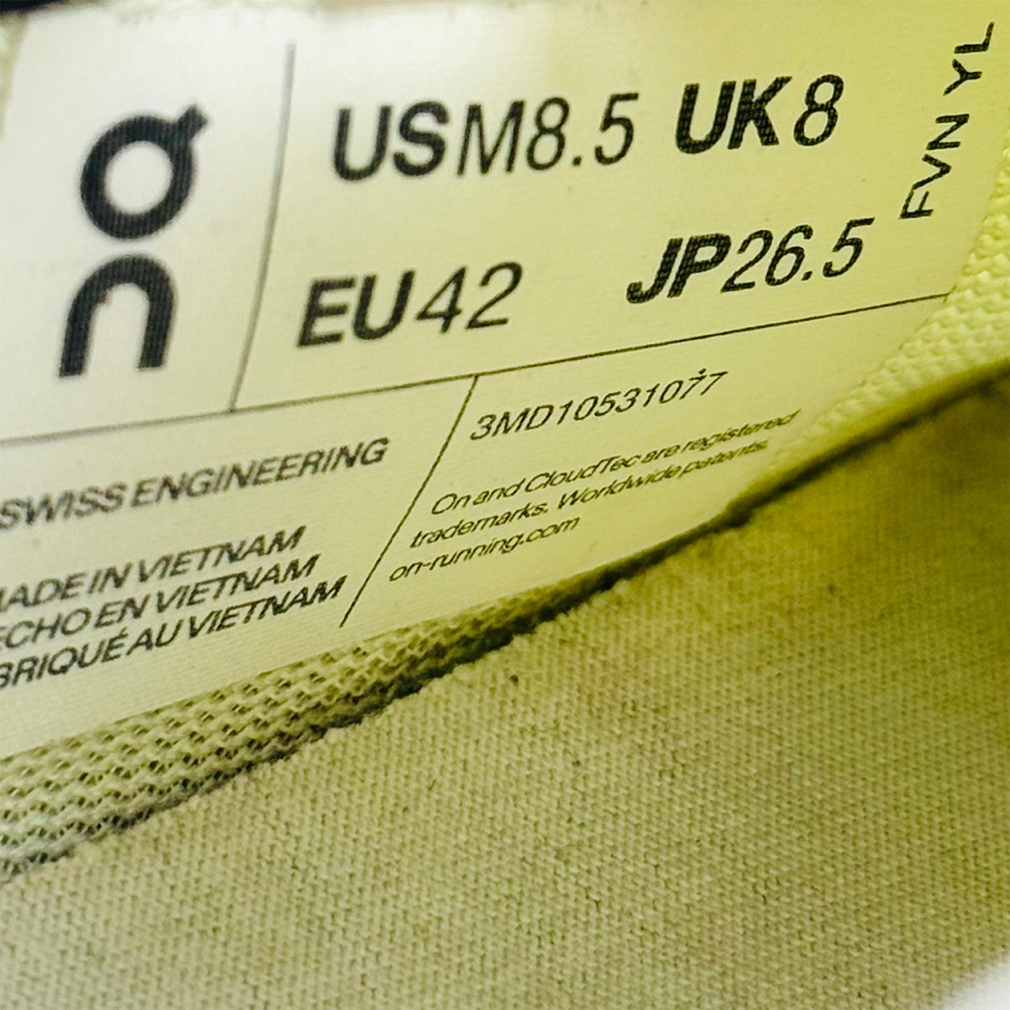 On Cloud 5 'Light Yellow' Shoes (Size 42) - 3MD10531077