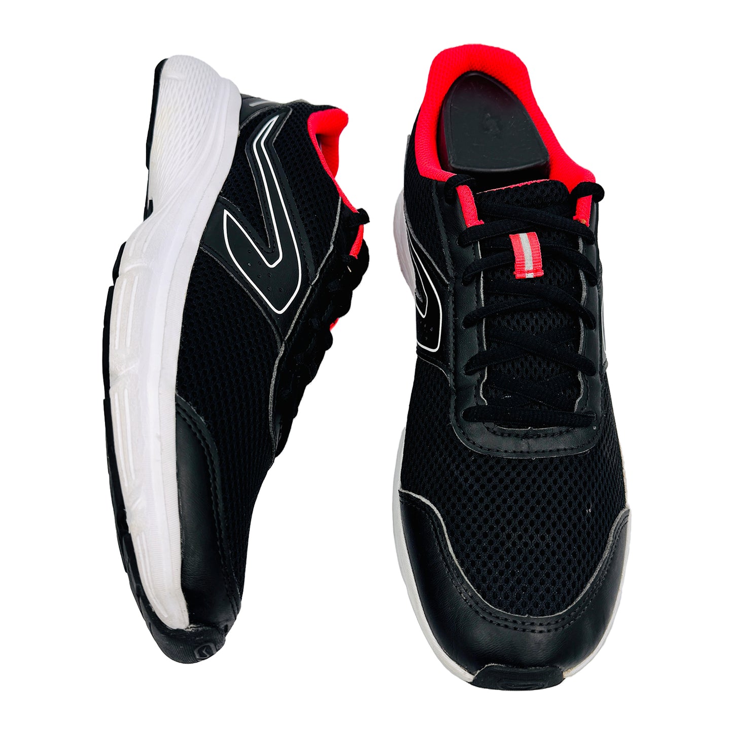 One Front One Cross image of Decathlon Run Cushion Sneakers (Size 40) - 8488129