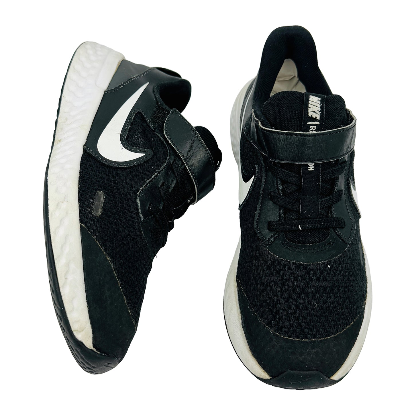 One Front One Cross image of Nike Kid's Revolution 5 Shoes (Size 34) - BQ5672-003