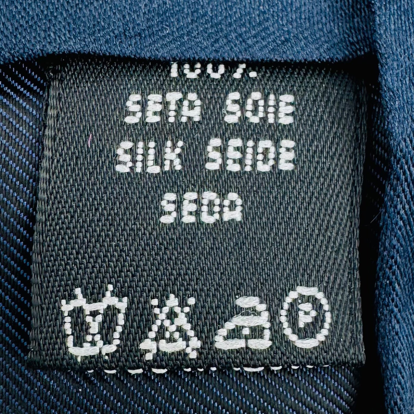 Valentino Solid Navy Blue Silk Tie (Size Regular)