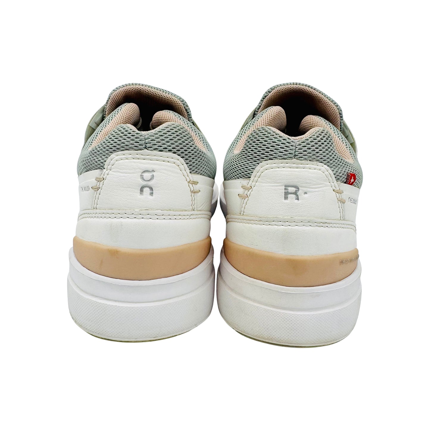 On Running THE ROGER Advantage Sneakers (Size 40) - 48.99454
