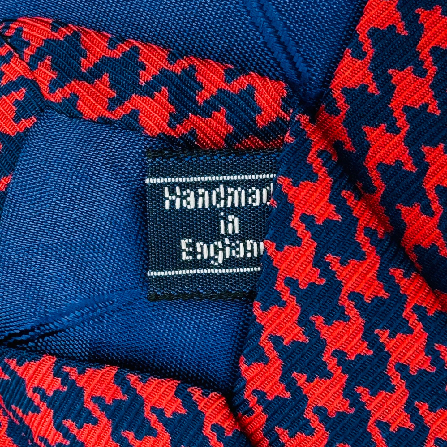 Gieves & Hawkes Red 'Houndstooth Pattern' Tie (Size Regular)