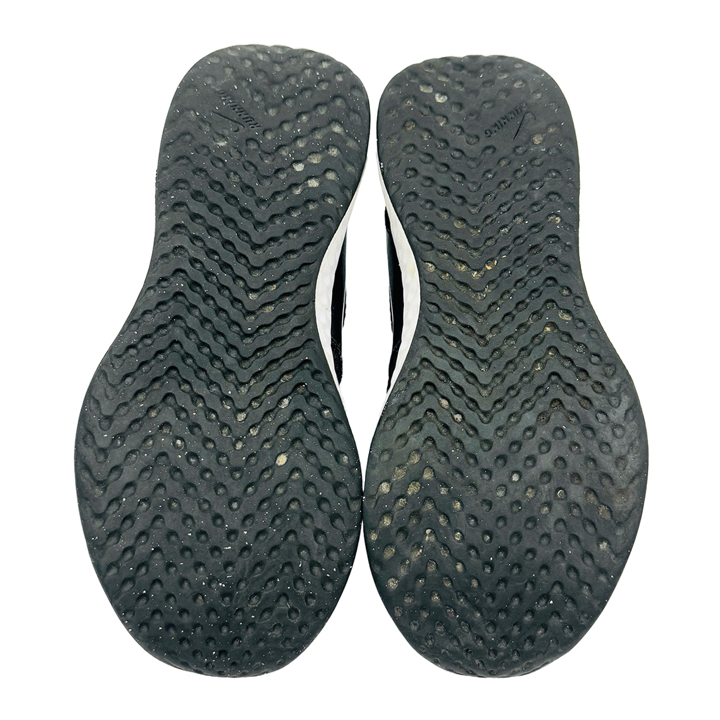 Outsole image of Nike Kid's Revolution 5 Shoes (Size 34) - BQ5672-003