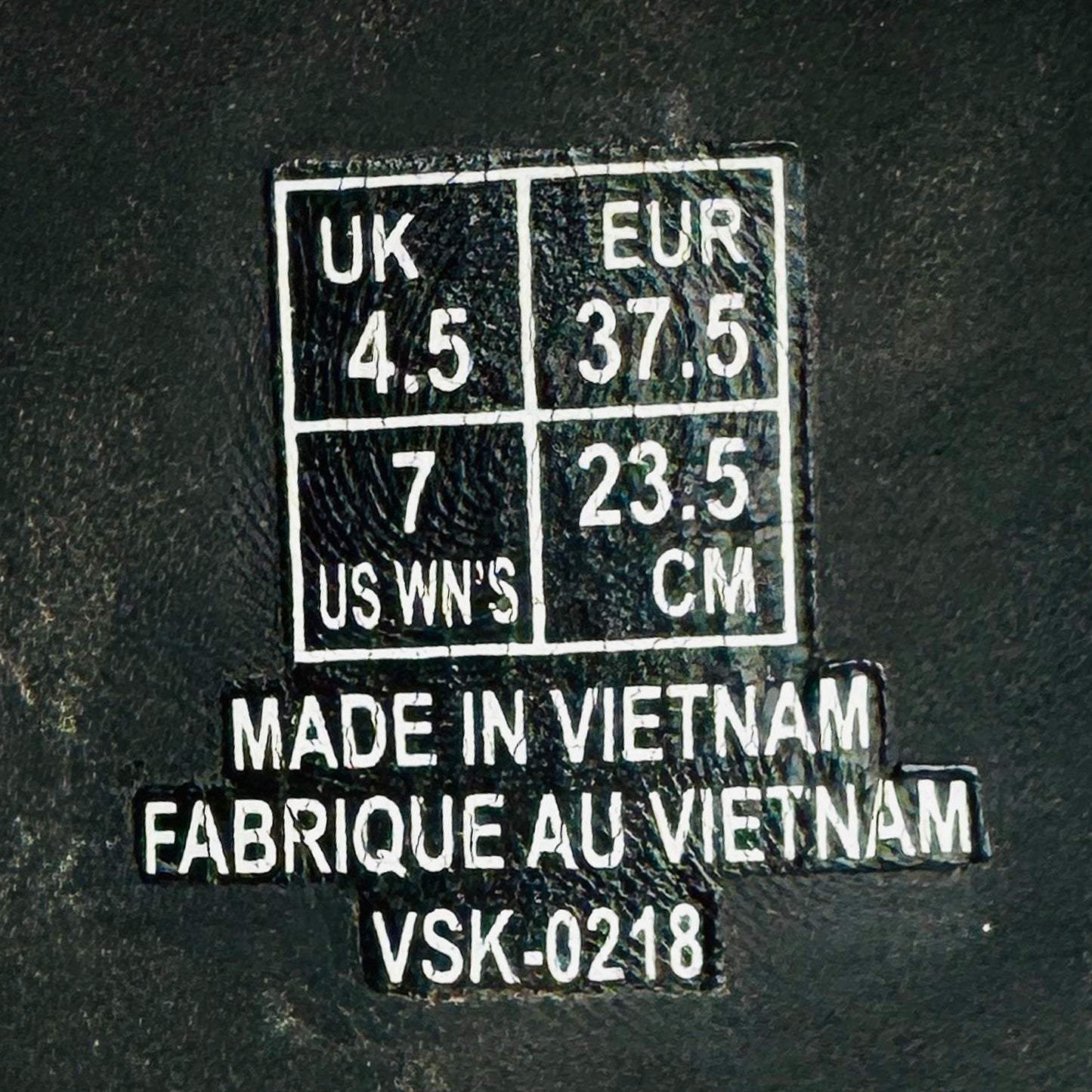 Inside Made, Size, Code printing image of Puma Formlite Black White Slippers (Size 37.5) - VSK-0218