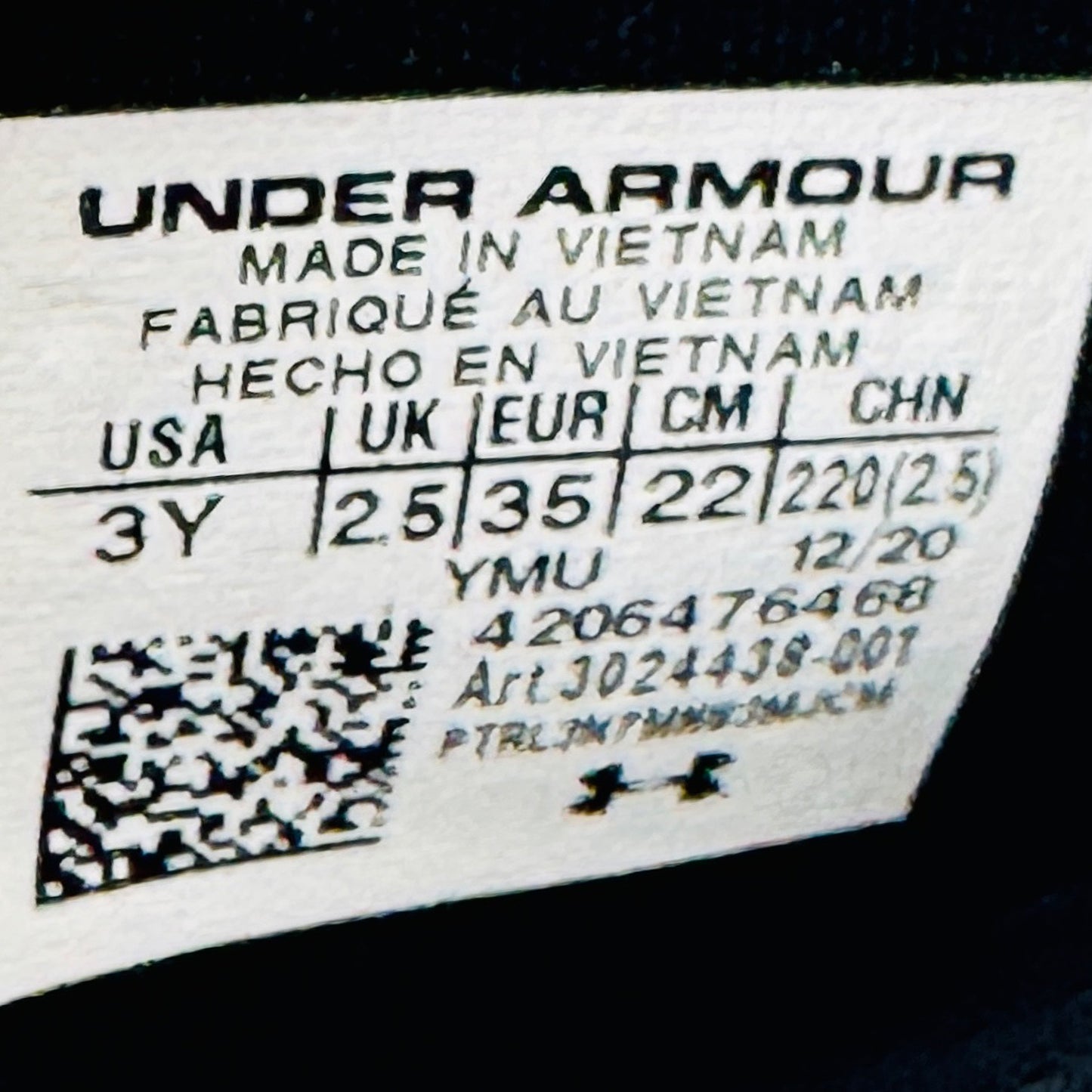 Inside Made, Size, Code printing image of Under Armour Boy's Gray Slippers (Size 35) - 3024438-001