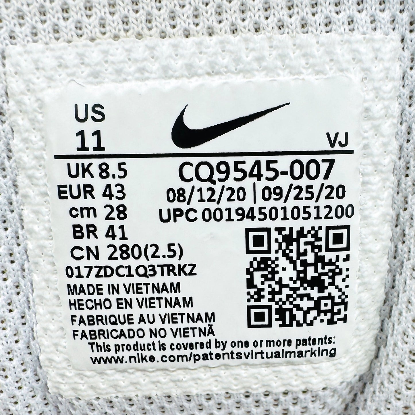 Nike Legend Essential 2 Shoes (Size 43) - CQ9545-007