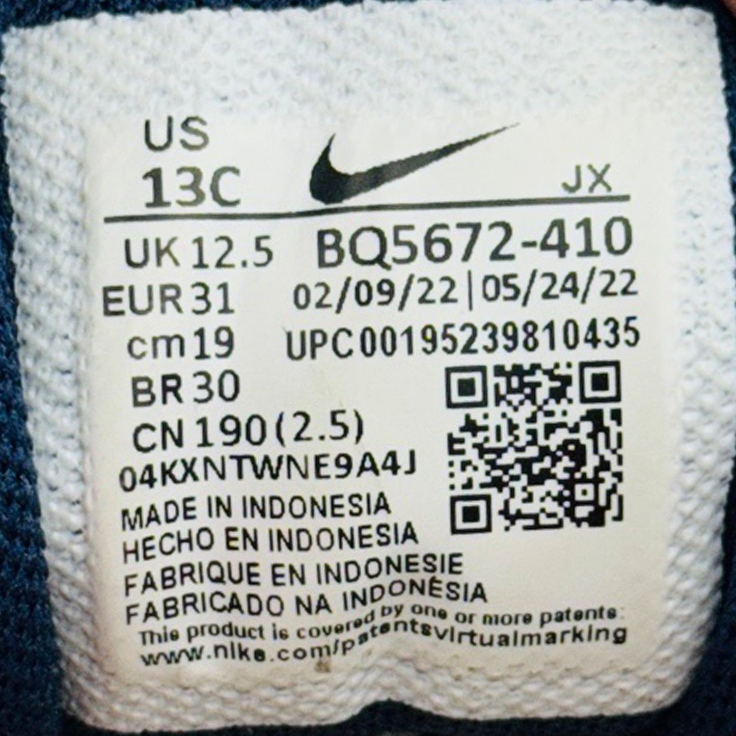 Inside made, size, code printing image of Nike Kid's Revolution 5 Shoes (Size 31) - BQ5672-410