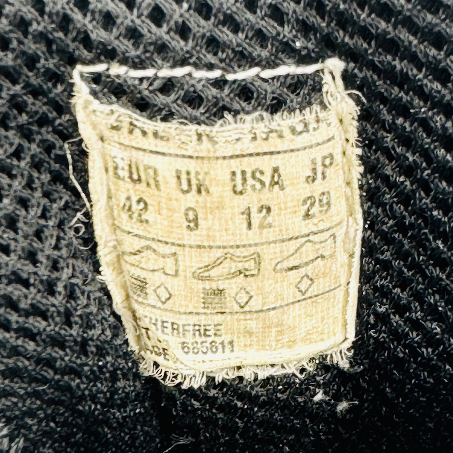 Balenciaga Bouncer Black Sneakers (Size 42) - 685611