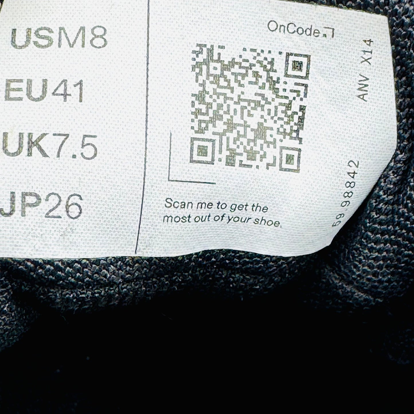 ON Cloud 5 Waterproof Black Shoes (Size 41) - 59.98842