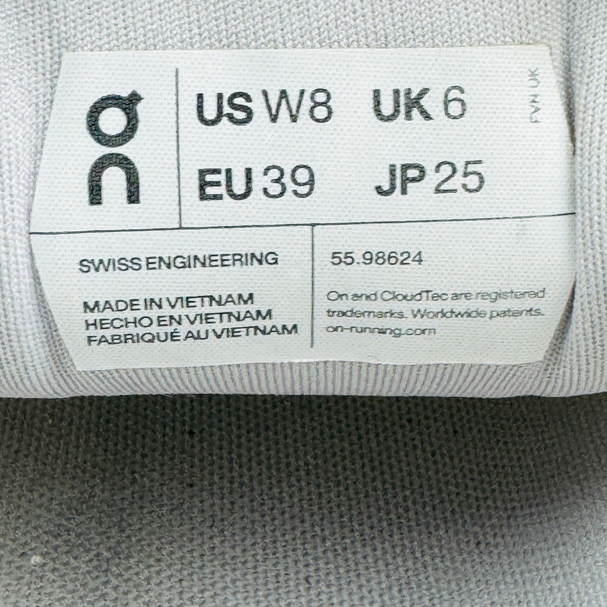 On Cloudgo Running White Shoes (Size 39) - 55.98624