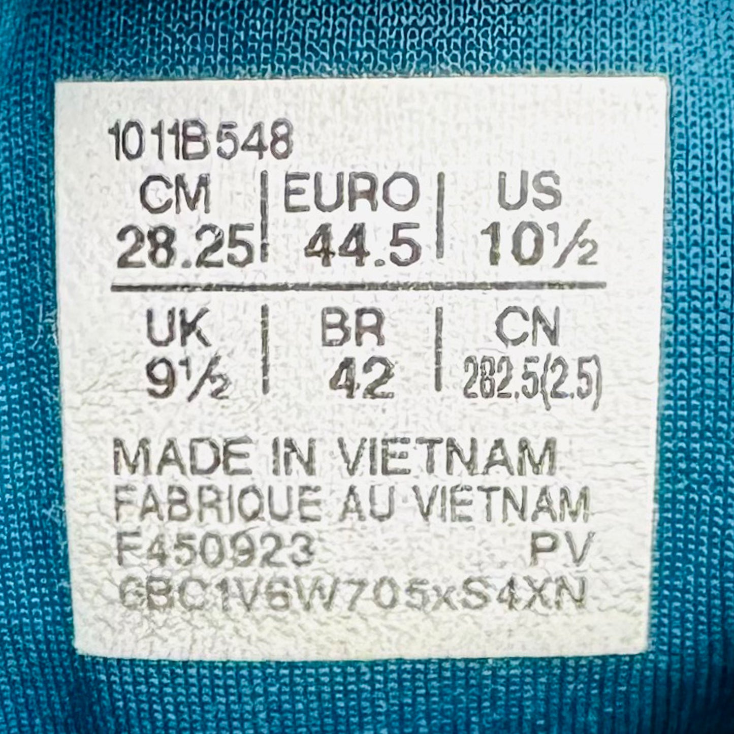 ASICS GEL-KAYANO 30 Shoes (Size 44/44.5) - 1011B548