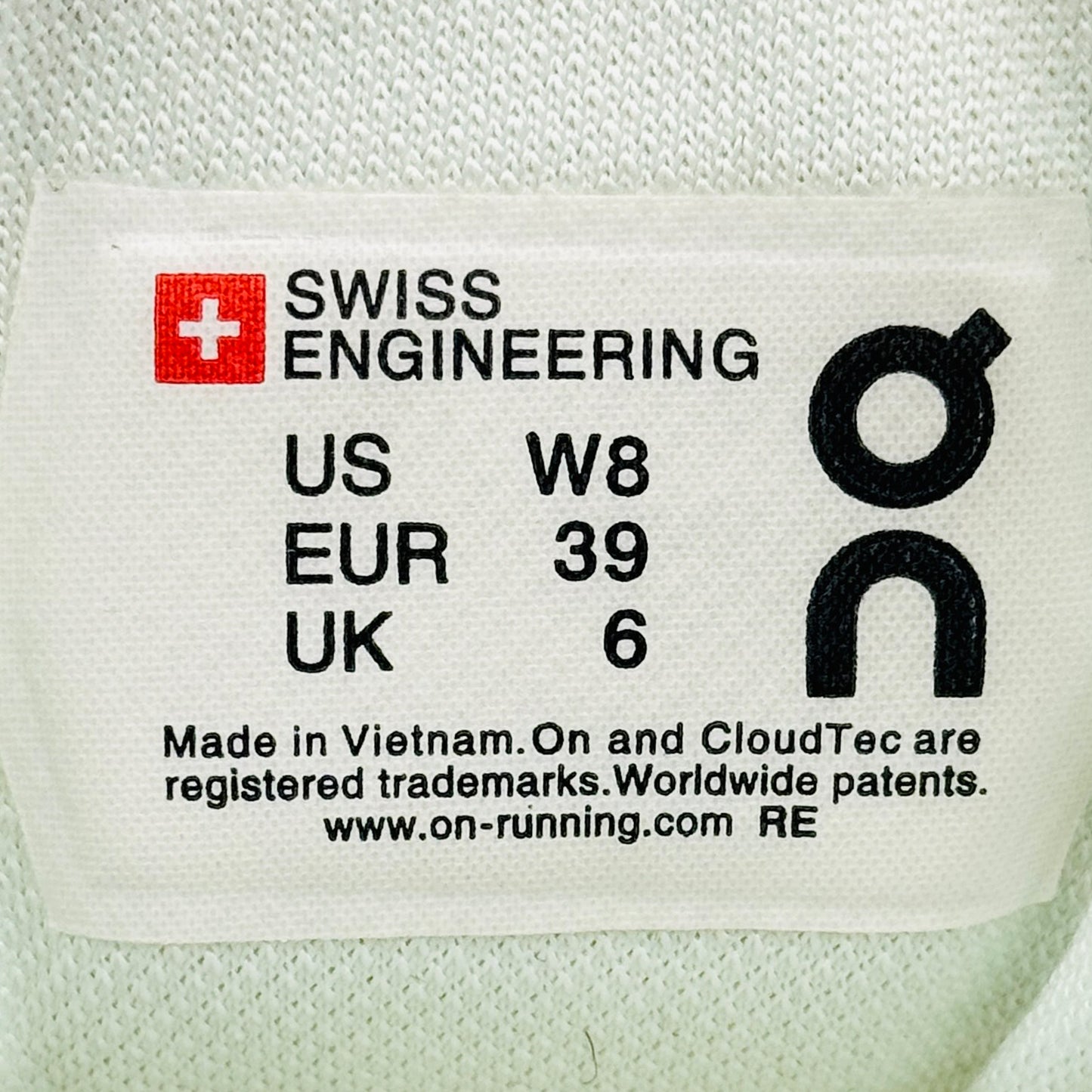 On Cloud 5 White Running Shoes (Size 39) - 59.98775
