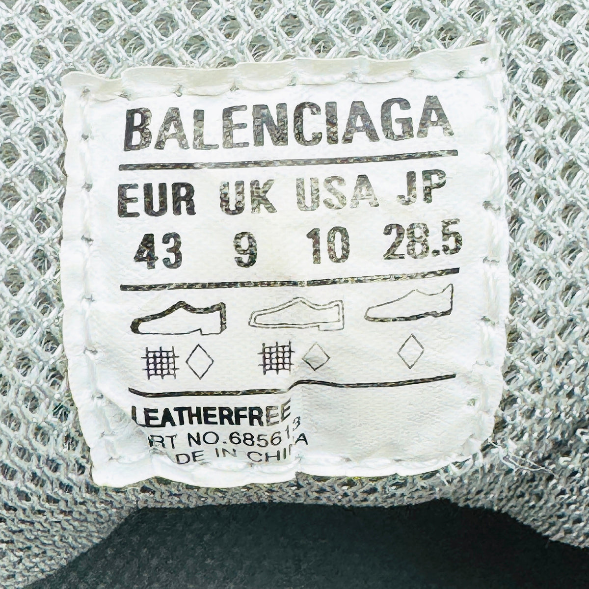 Balenciaga Defender Sneakers (Size 43) - 685613 W2RA6 1200