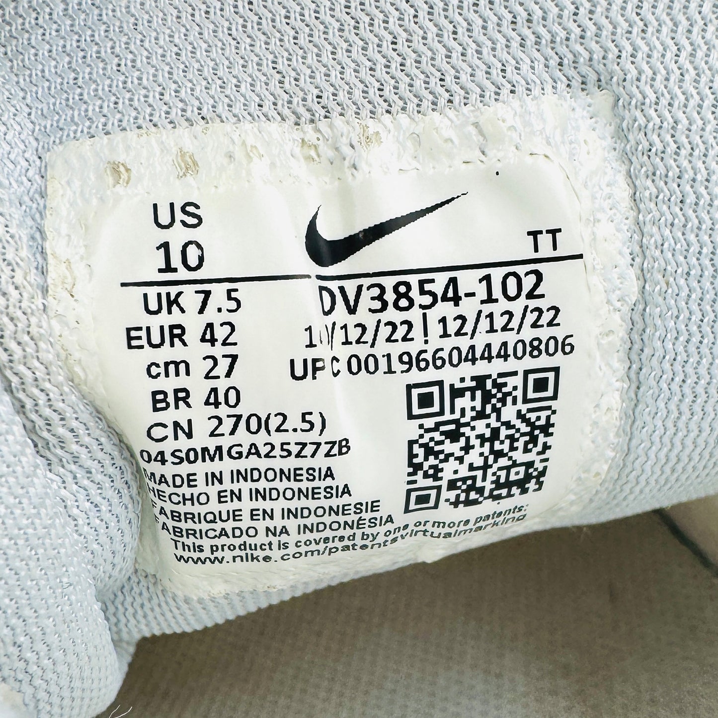 Nike Pegasus 40 White Shoes (Size 42) - DV3854-102