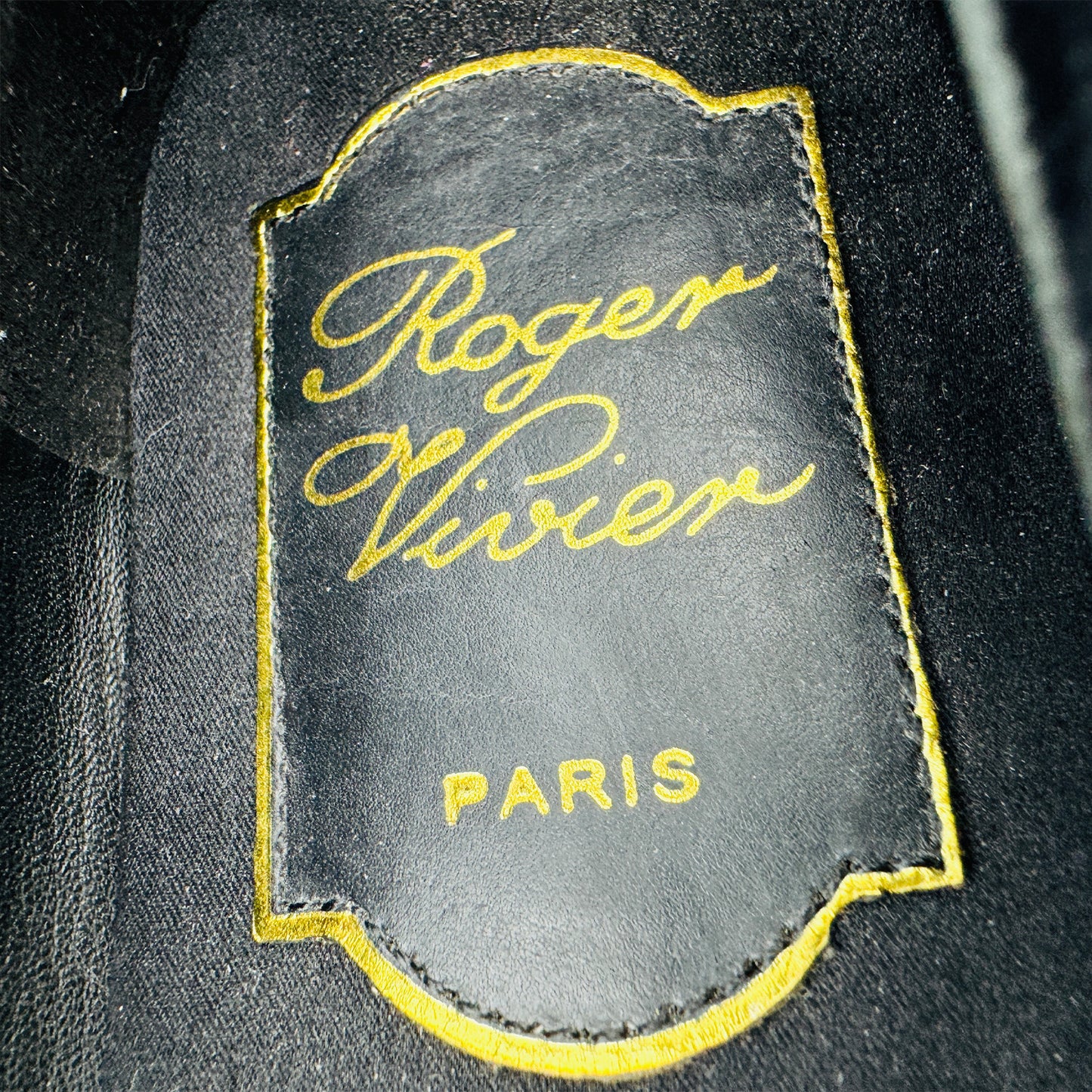 Roger Vivier Black Velvet Ballet Flats (Size 39)