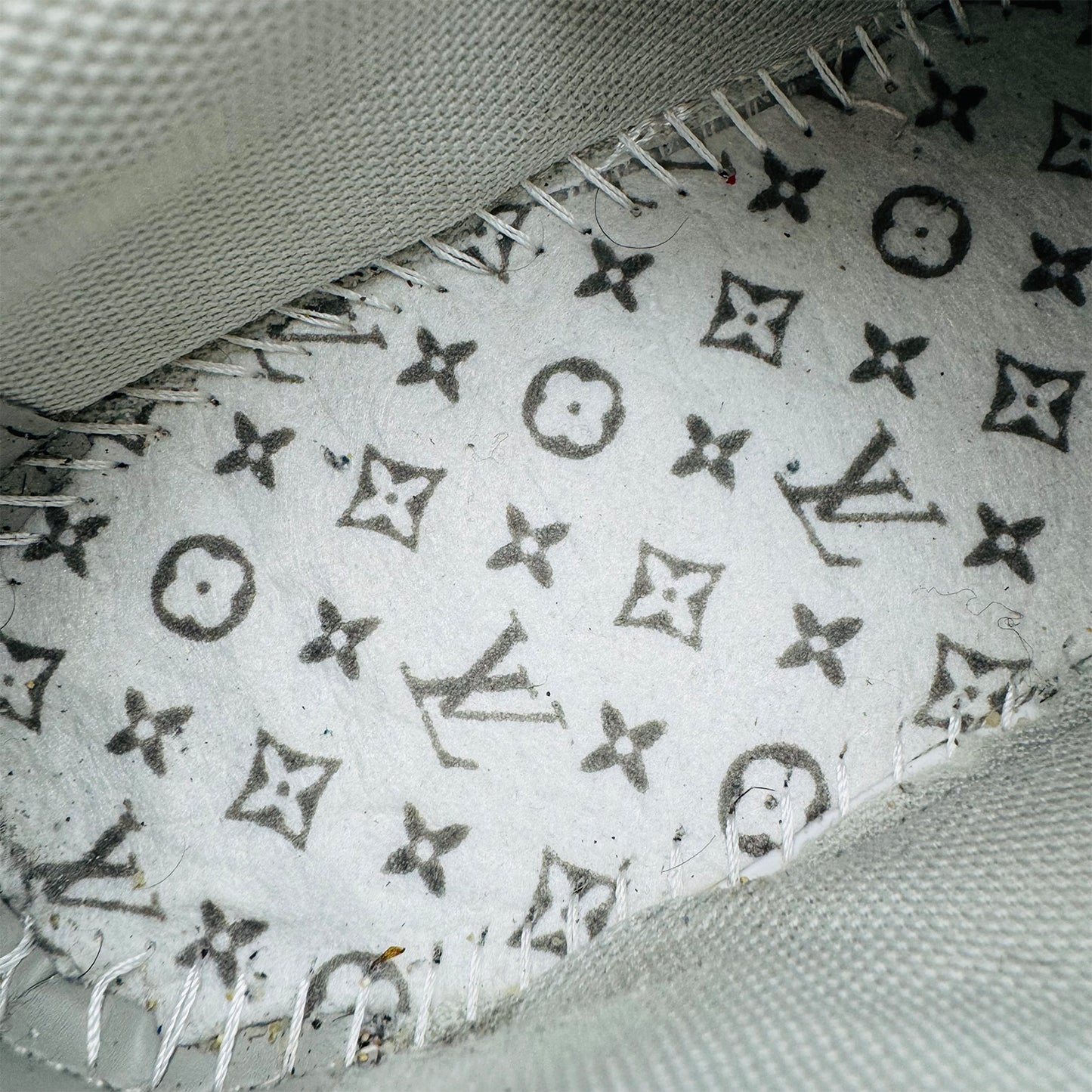 Louis Vuitton Trainer White Sneaker (Size 42.5) - VL 0221
