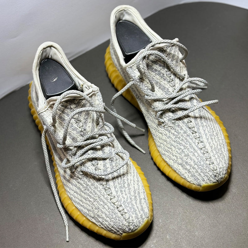 Adidas Yeezy Boost - AQ3661