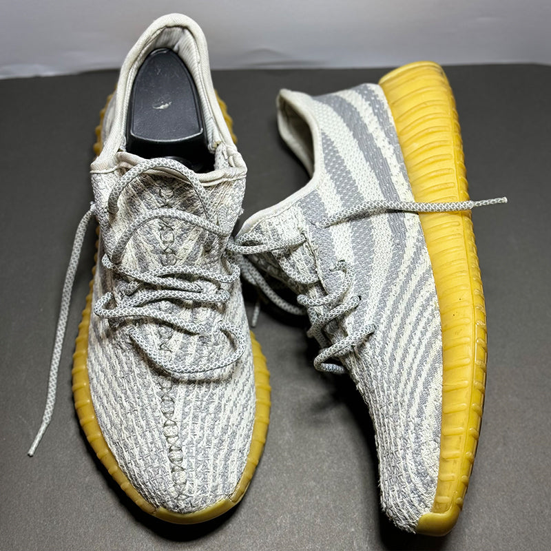 Adidas Yeezy Boost - AQ3661