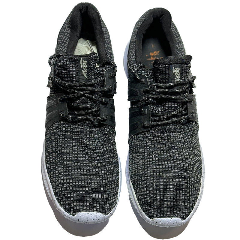Avia Shoes for Men in Black/White - 0605388321626
