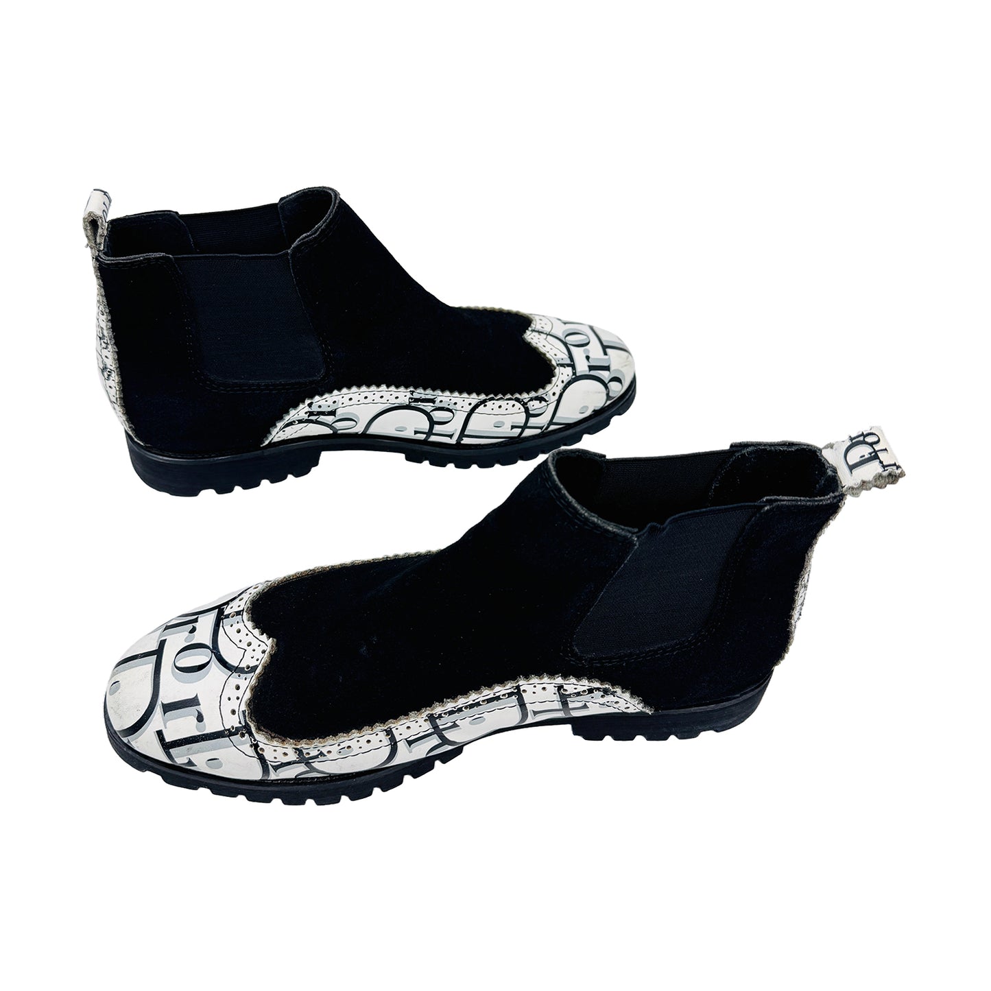 Cross image of Dior Men's Black And White Oblique Chelsea Boots (Size 43)
