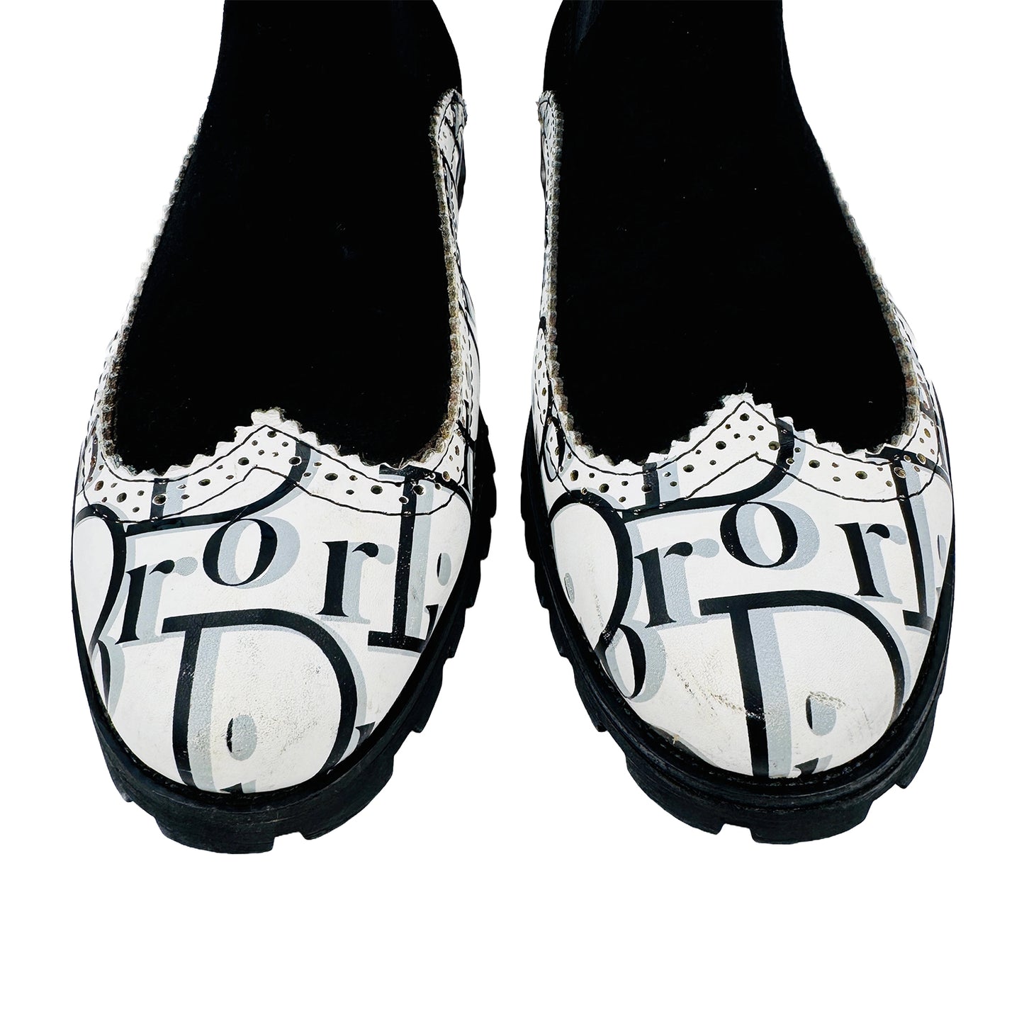Front Closeup image of Dior Men's Black And White Oblique Chelsea Boots (Size 43)