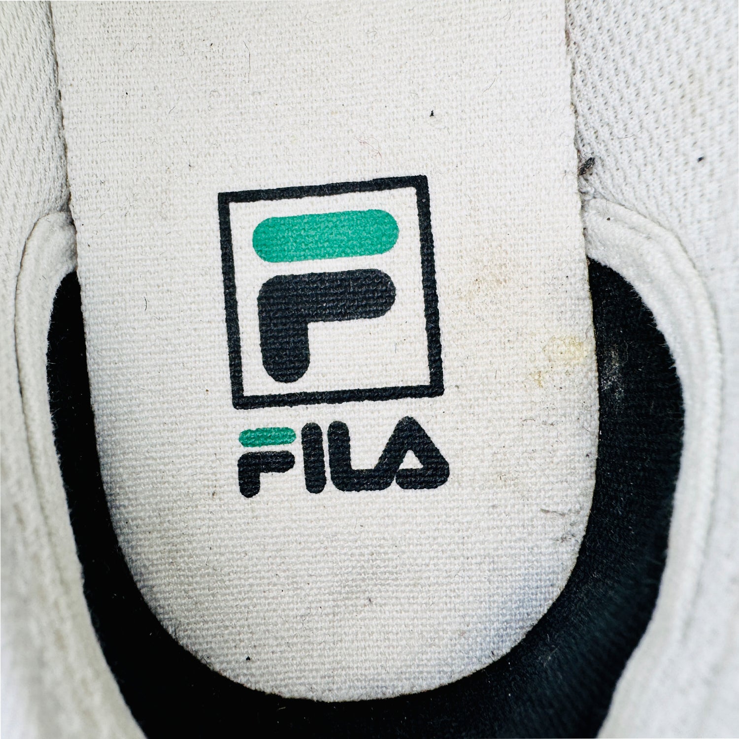 Inside Sole Image of Fila Scanline Sneakers (Size 36.5) 1XM01586D-001