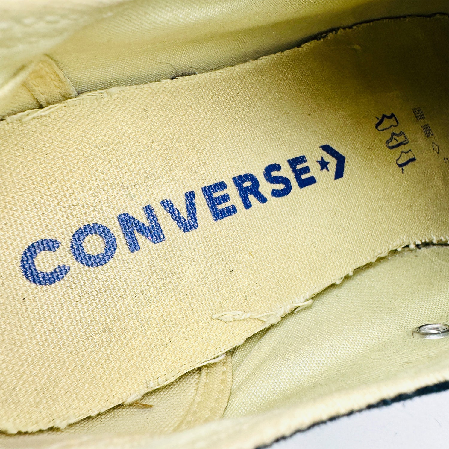 Inside Sole Printing of Converse Chuck Taylor All Star Shoes (Size 37) M9166C