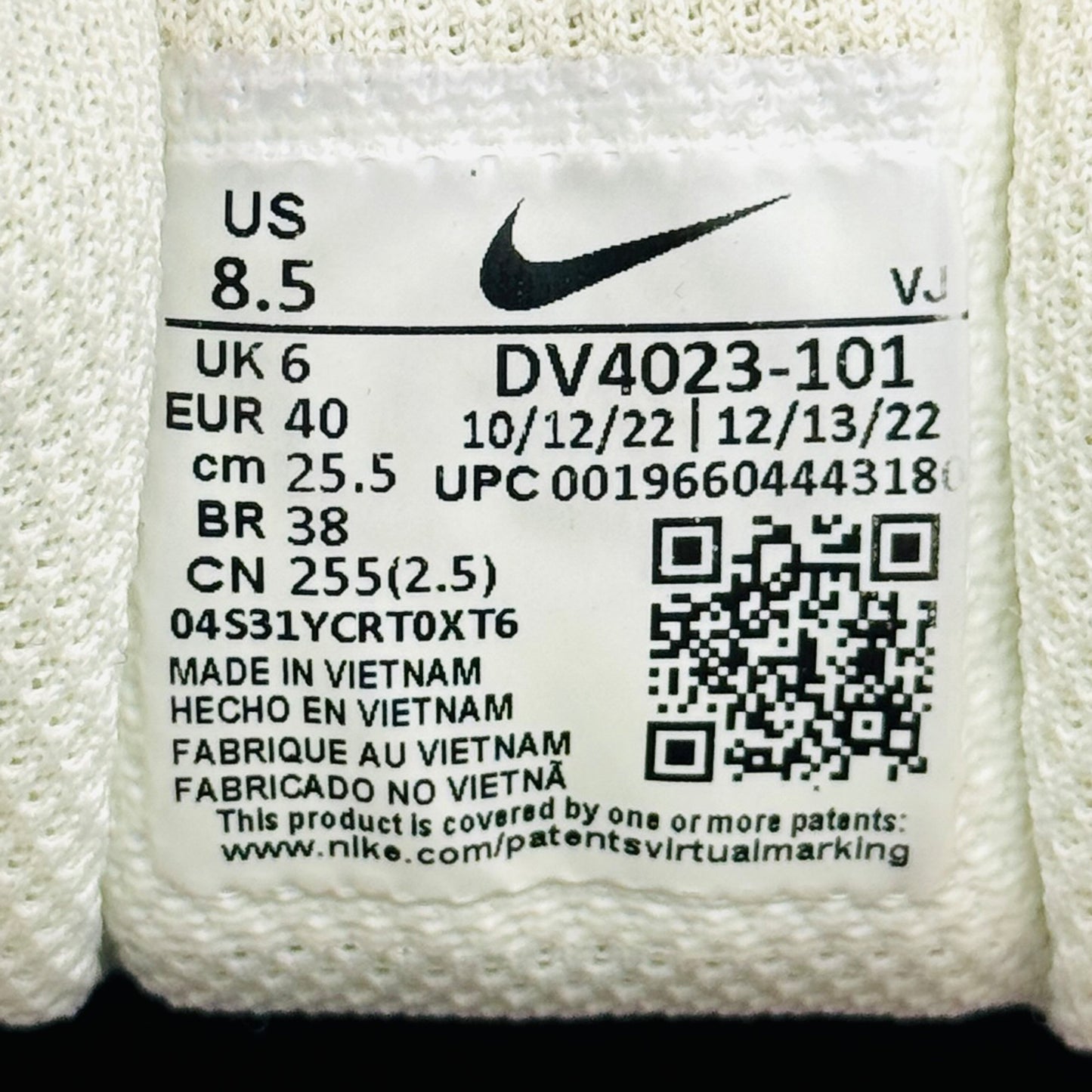 Inside size, made, code printing image of Nike Unisex Air Zoom Winflo 10 Sneakers (Size 40) - DV4023-101