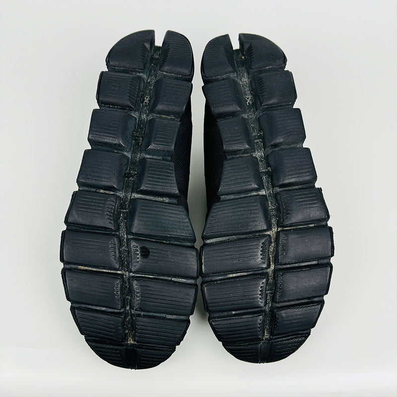 On Cloud Men's All Black Running Shoes