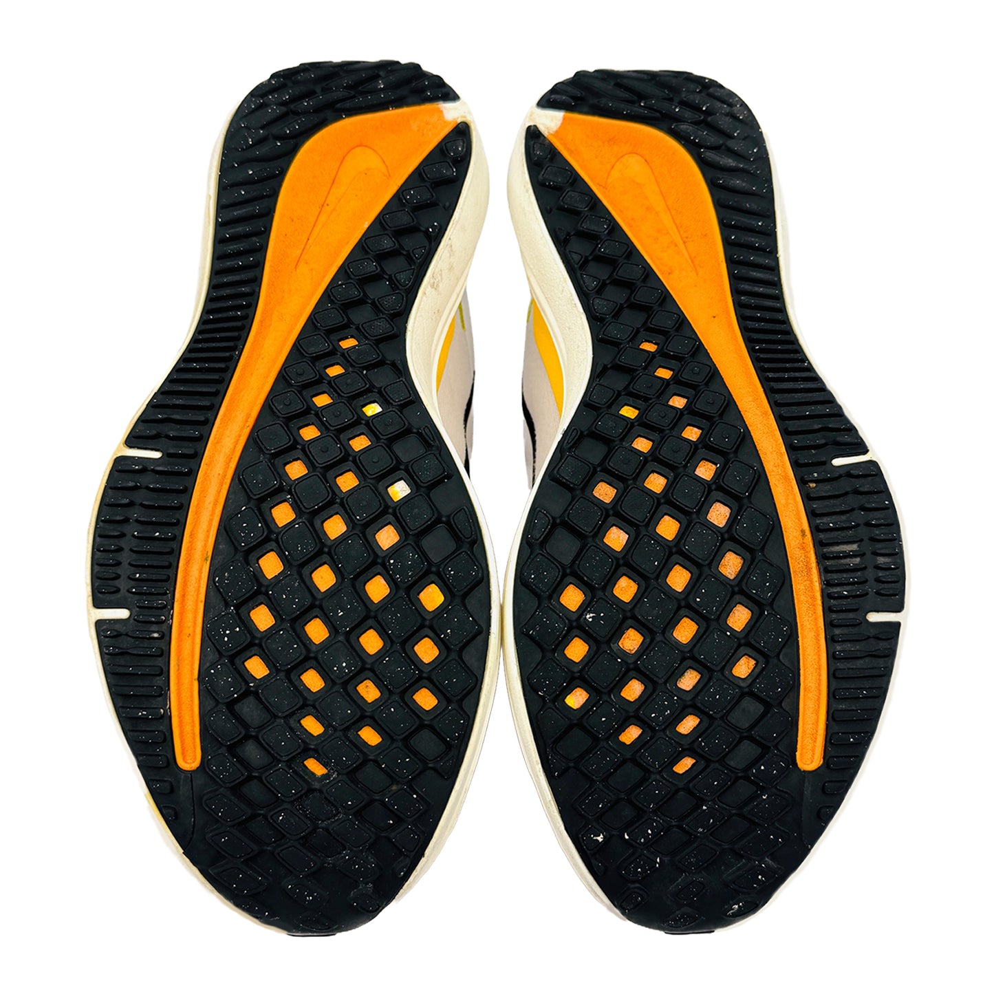 Outsole image of Nike Unisex Air Zoom Winflo 10 Sneakers (Size 40) - DV4023-101