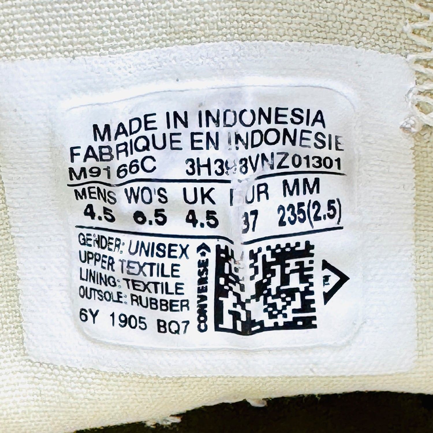 Size Tag Image of Converse Chuck Taylor All Star Shoes (Size 37) M9166C