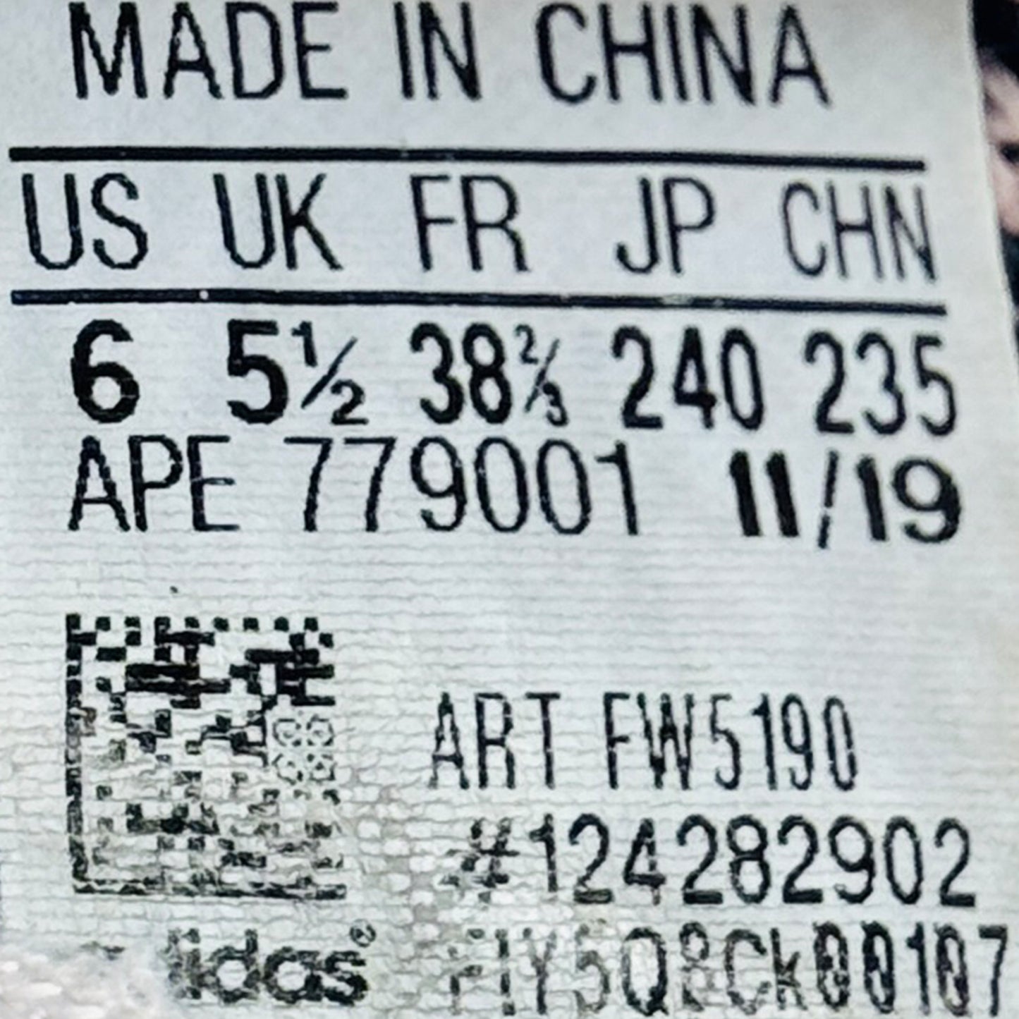 Adidas Yeezy Boost 350 V2 Shoes (Size 38.5) - FW5190