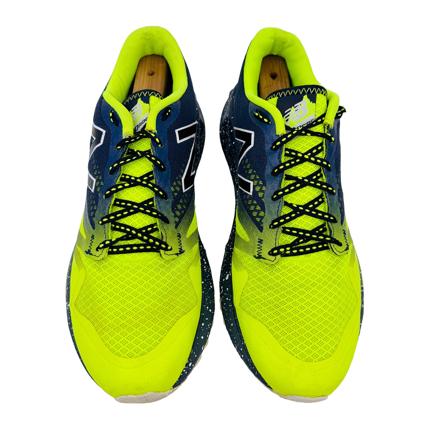 New Balance 690 Shoes (Size 42) - MT690LH1