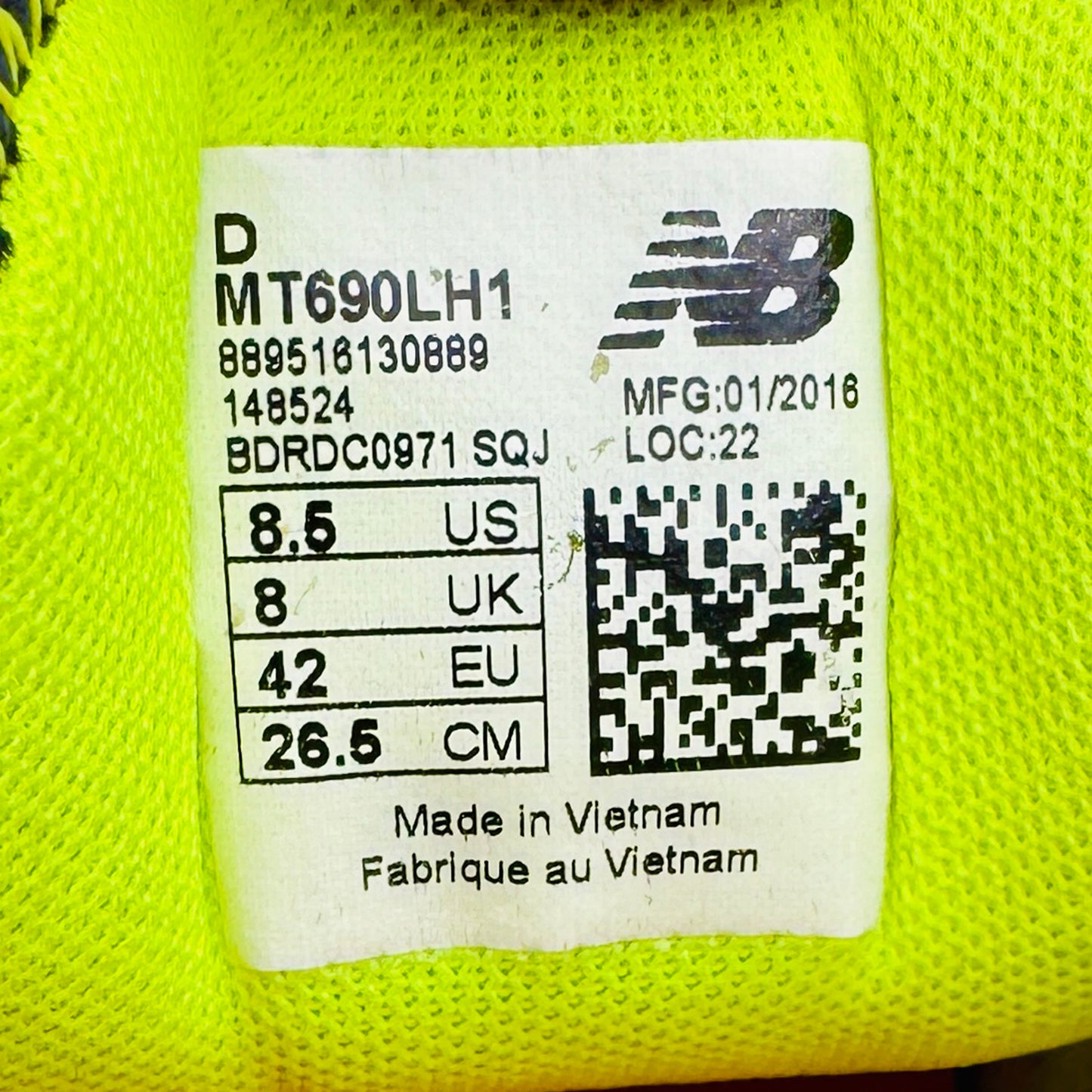 New Balance 690 Shoes (Size 42) - MT690LH1
