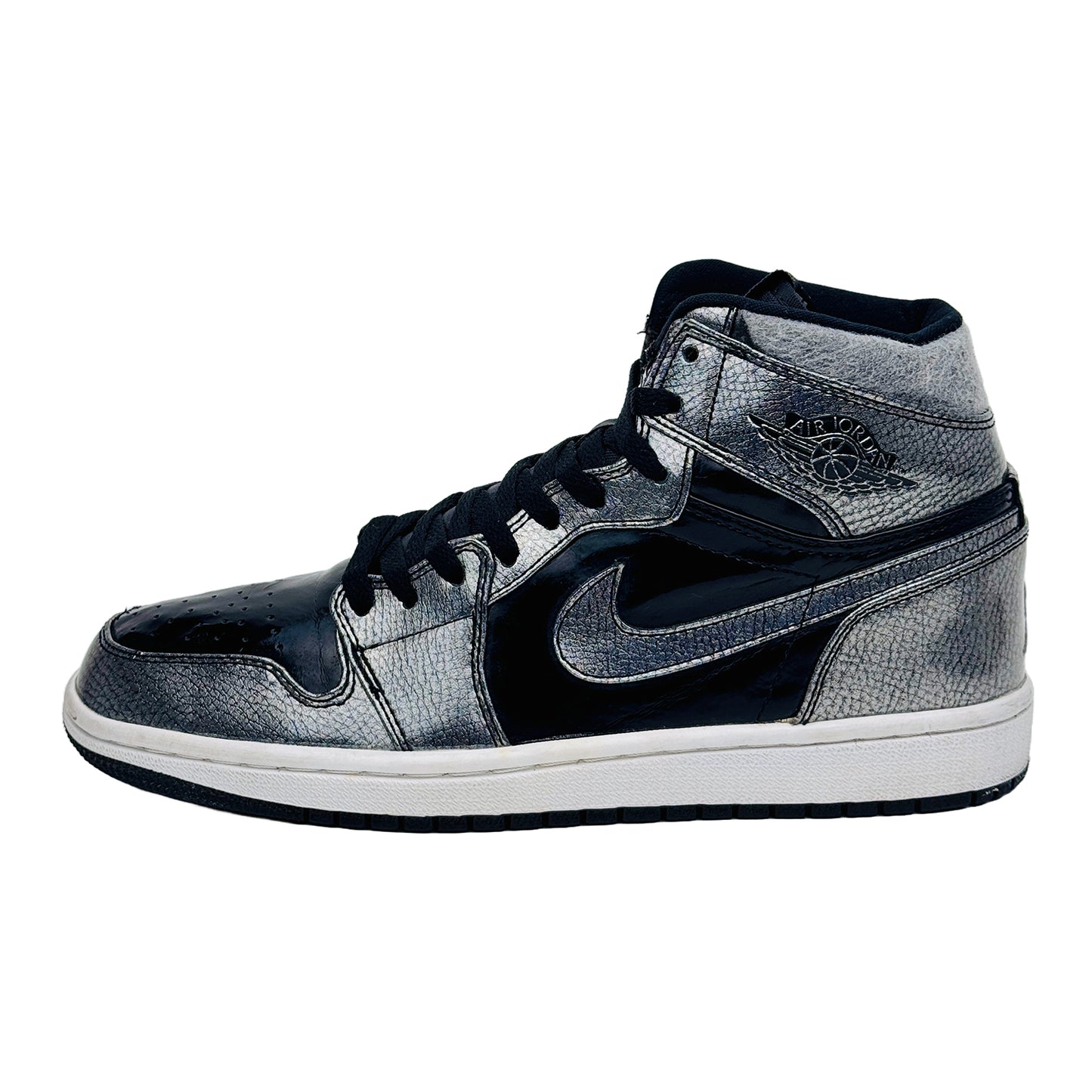 Nike Air Jordan 1 Retro High OG Sneaker Shoes (Size 40.5)