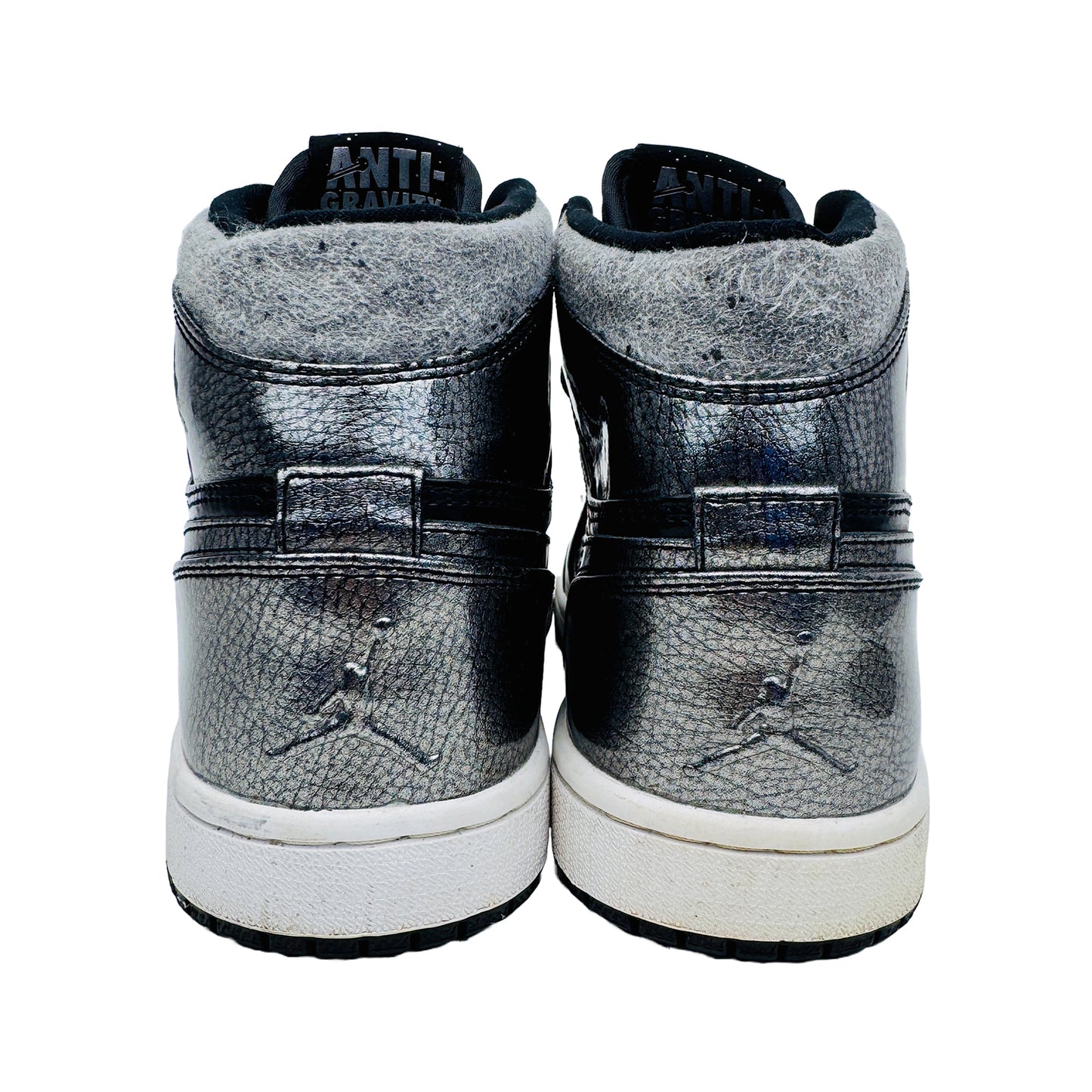 Nike Air Jordan 1 Retro High OG Sneaker Shoes (Size 40.5)
