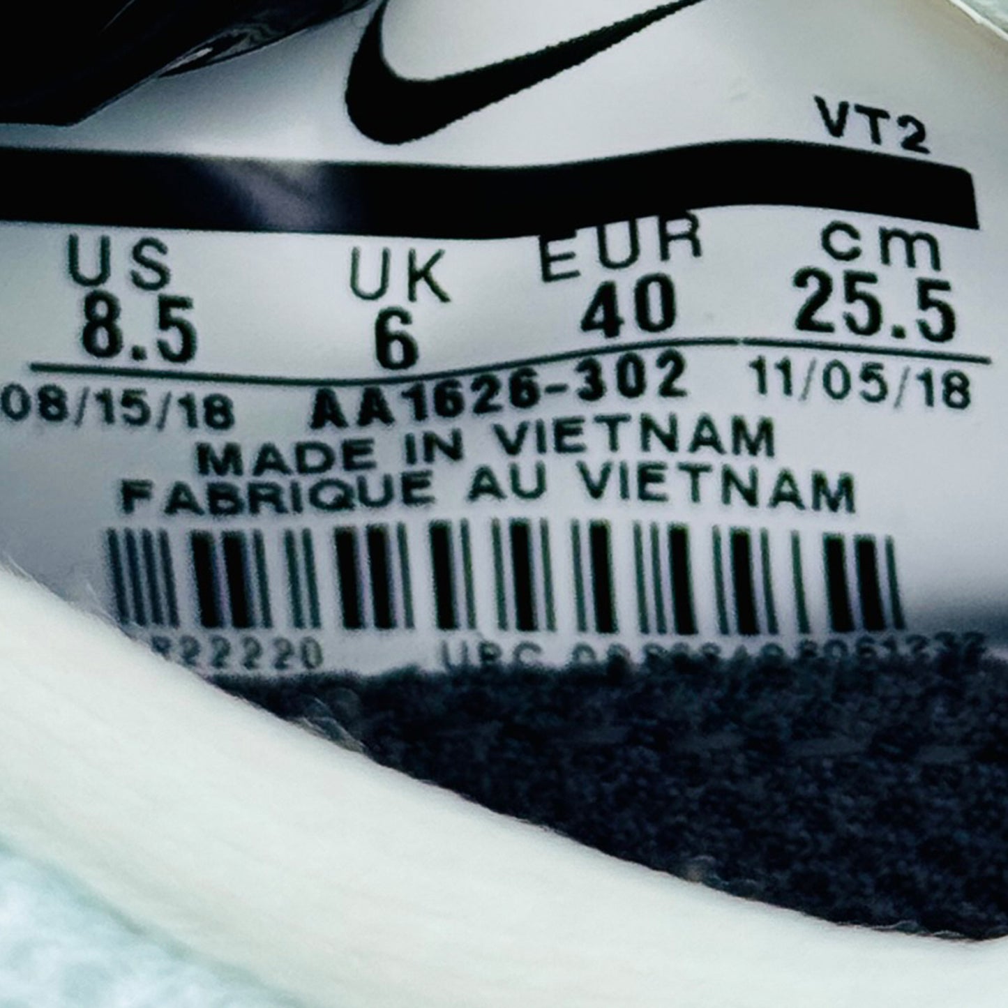 Nike Legend React Shoes (Size 40) - AA1626-302