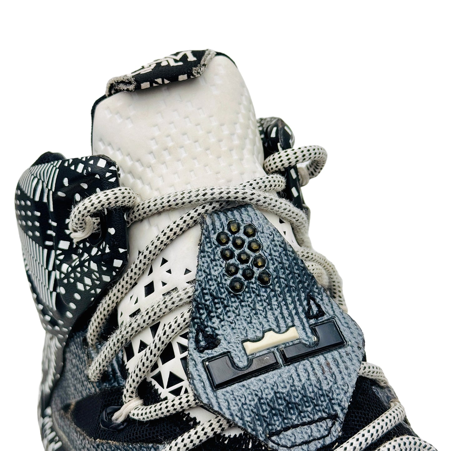 Nike Men's LeBron 12 BHM 2015 Shoes (Size 44) - 718825-001