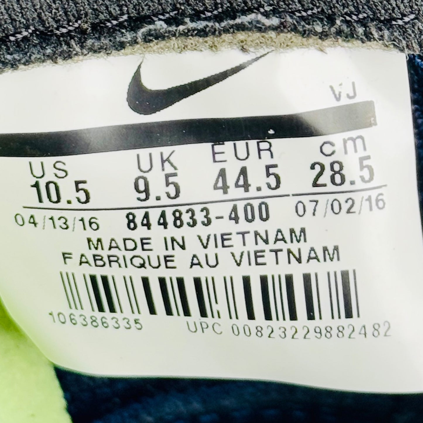 Nike Roshe Two Flyknit Shoes (Size 44/44.5) - 844833-400