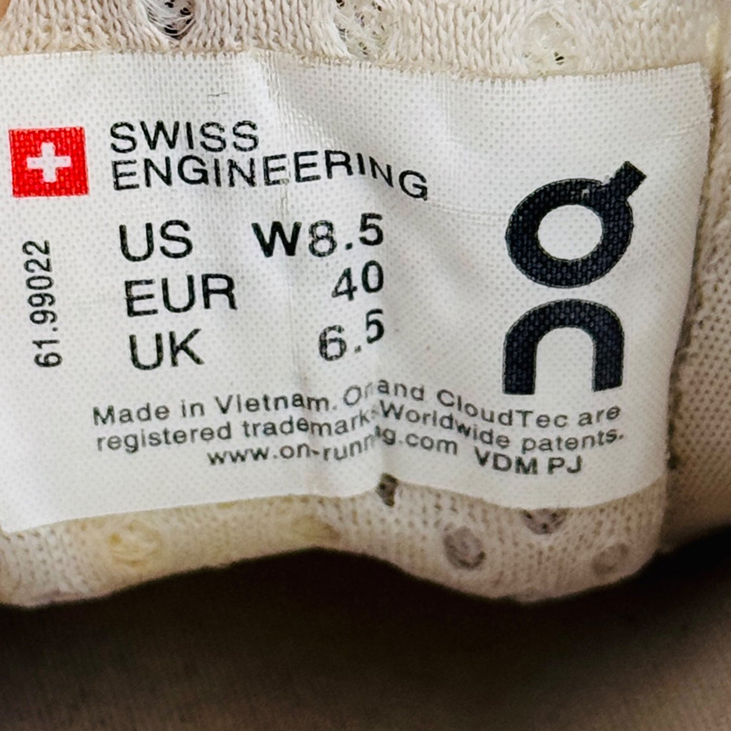 On CloudMonster Running Shoes (Size 40) - 61.99022