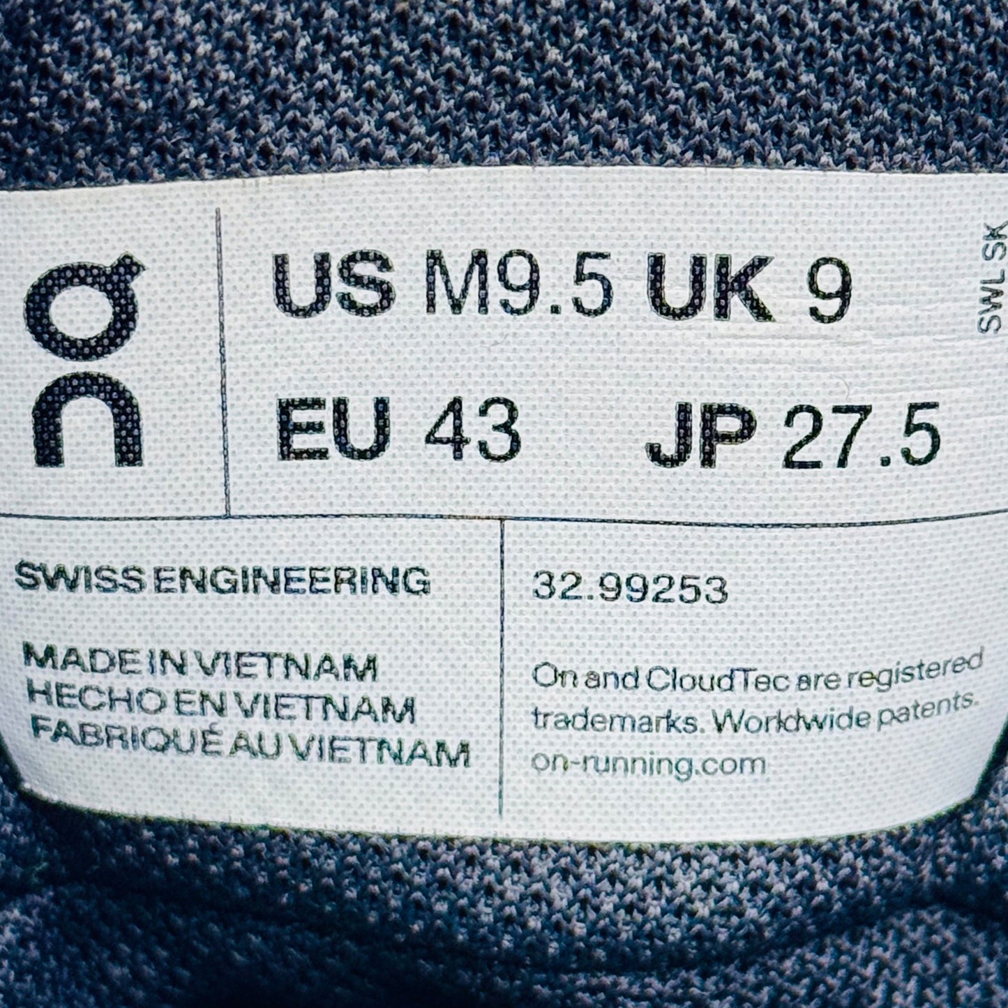 On Running Cloudventure Waterproof Shoes (Size 43) - 32.99253