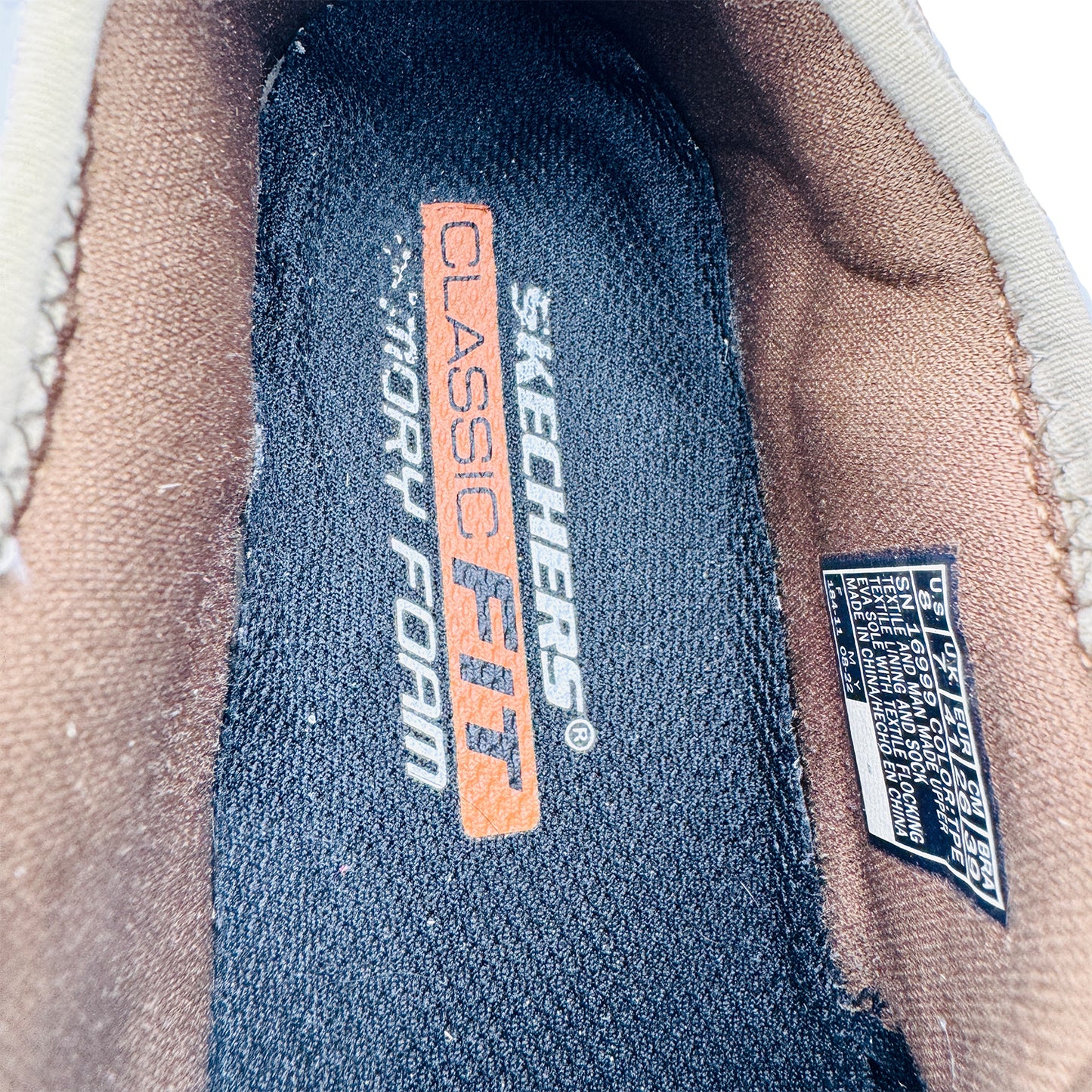 Skechers Classic Fit Memory Foam Shoes (Size 41) - 16999 TPE