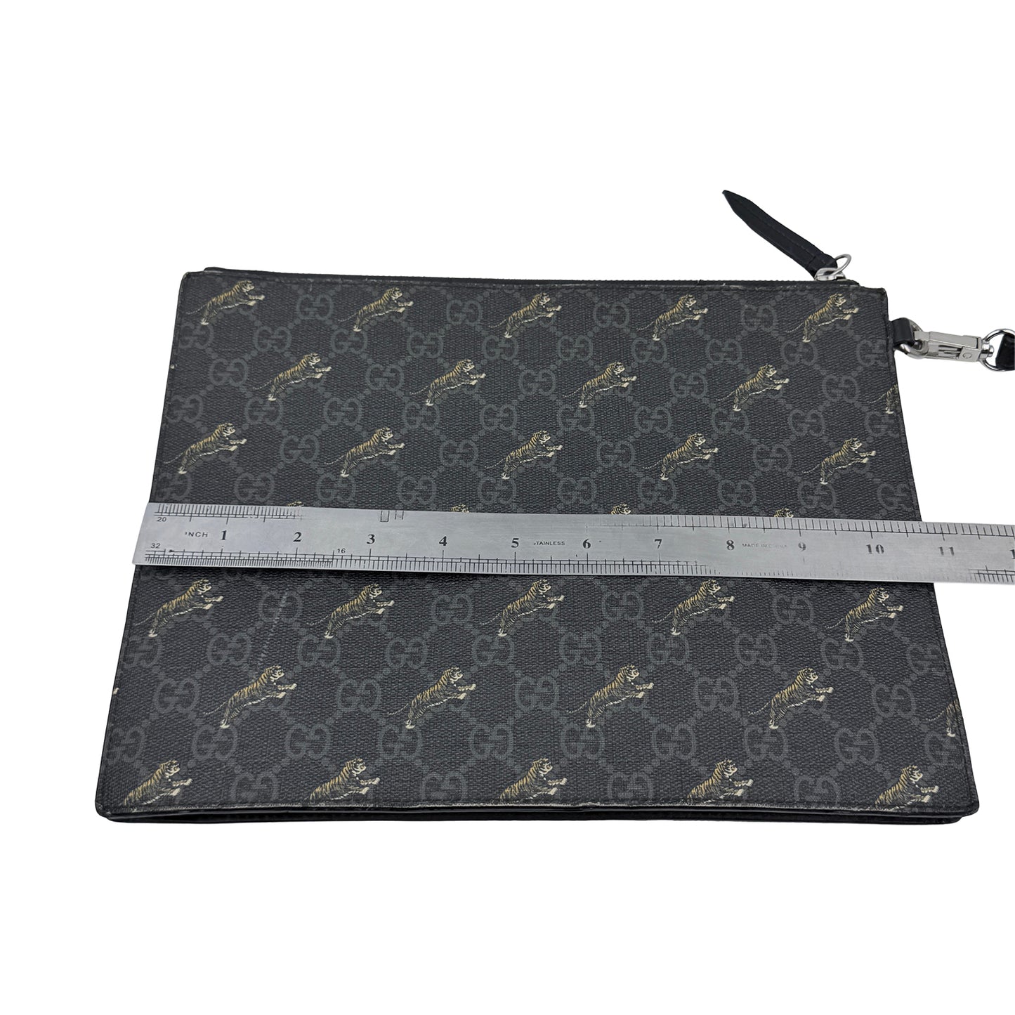 Gucci GG Supreme Tiger Print Zippered Clutch Bag - 575136
