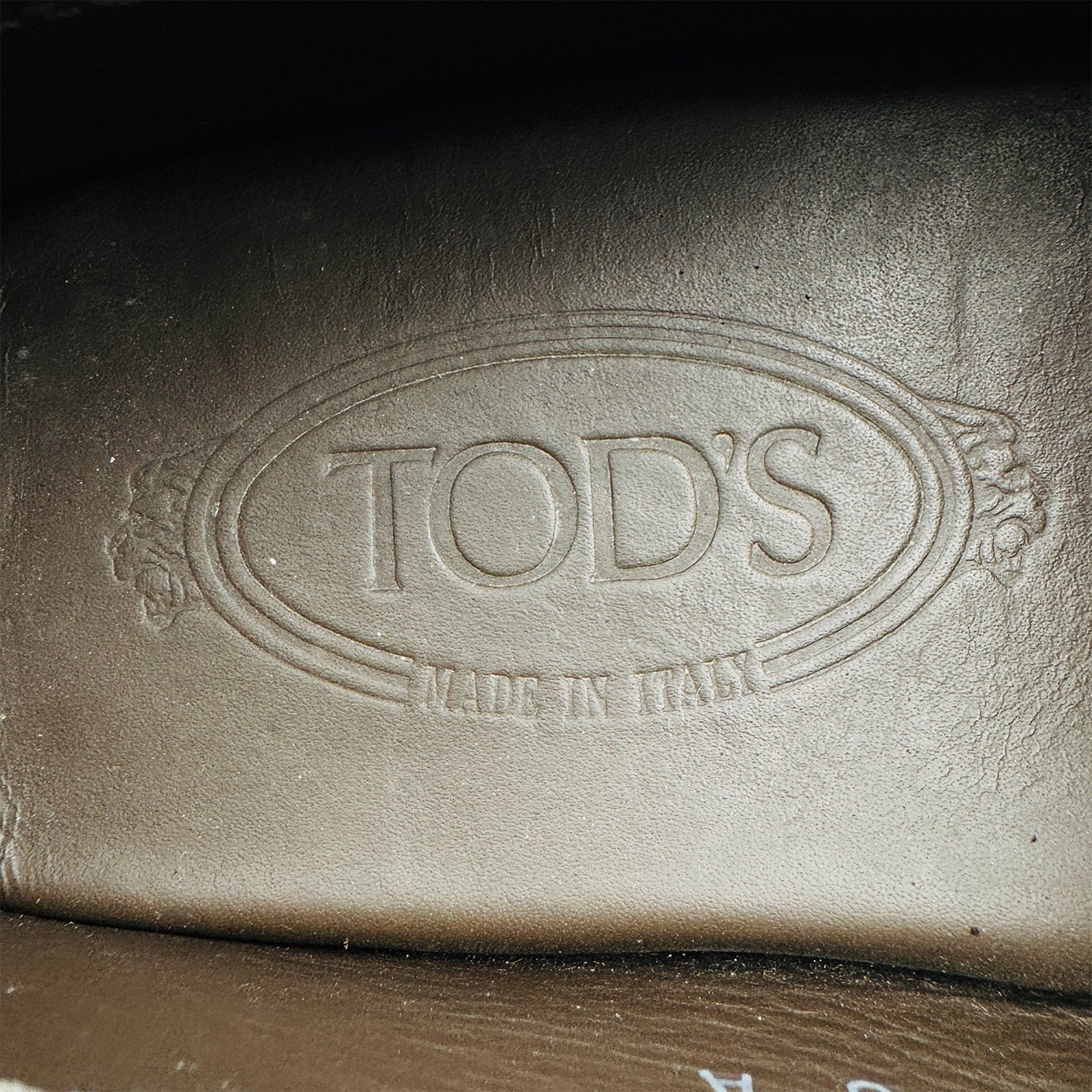 Tod’s Brown Textured Leather Italian Loafers (Size 40/40.5)