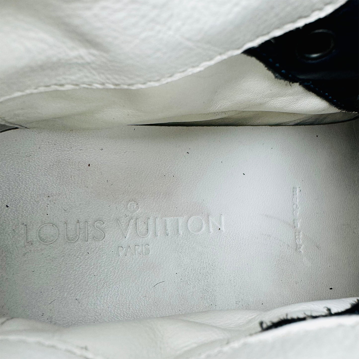 Louis Vuitton Slipstream Italian Sneakers (Size 40/40.5) - GO0193