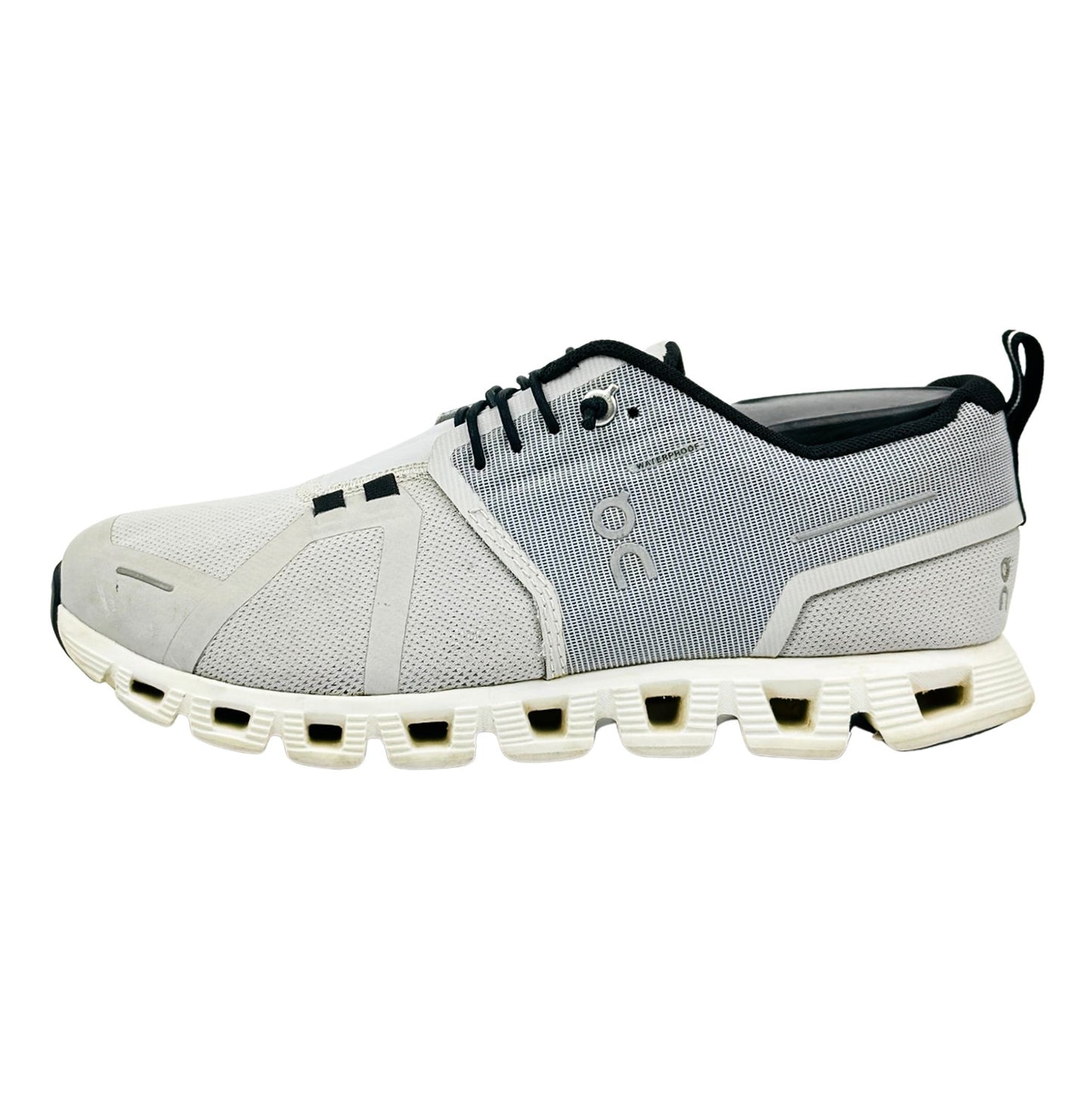 On Running Cloud 5 Waterproof Shoes (Size 38) - 59.98837