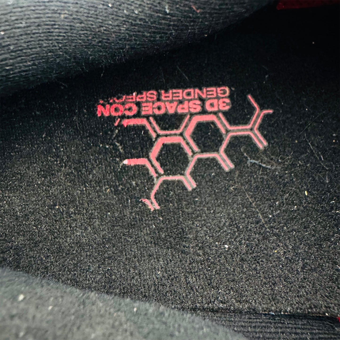 Asics Gel-Kayano 28 'Electric Red' Shoes (Size 42.5) - 1011B189